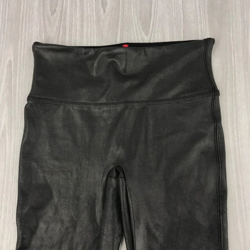 Spanx Women's Black Faux Leather Shiny Leggings Size: Small‎